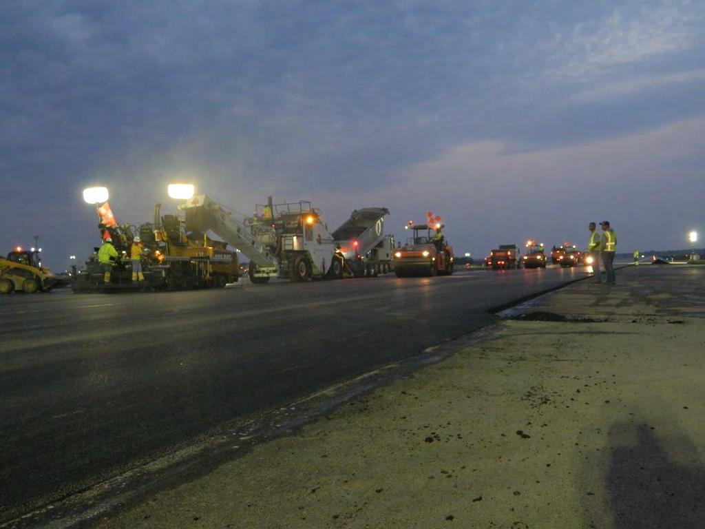 2017 Awards For Quality Paving Airport Runway / Taxiway Resurfacing Reconstruct Runway 13/31 Phase 2 FAA AIP No.
