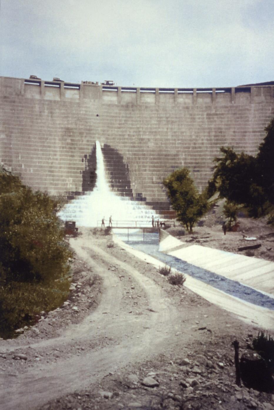 Saint Francis Dam Photo: May 1926 colorized photo take the day of it s