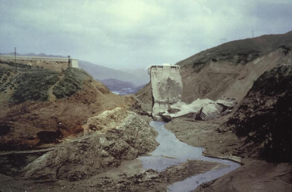 Saint Francis Dam On the night of March 12, 1928,