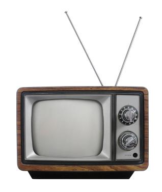 Во нејзиниот прв период таканаречената експериментална фаза на телевизијата е прифатена како средство за забава, како атракција, а дури во педесеттите години на минатиот век таа станува