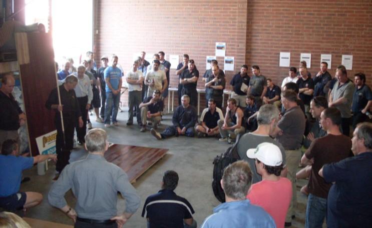 WA GETS THE LOW DOWN ON STAINING ATFA members in Western Australia enjoyed a trade event this month with a focus on staining.