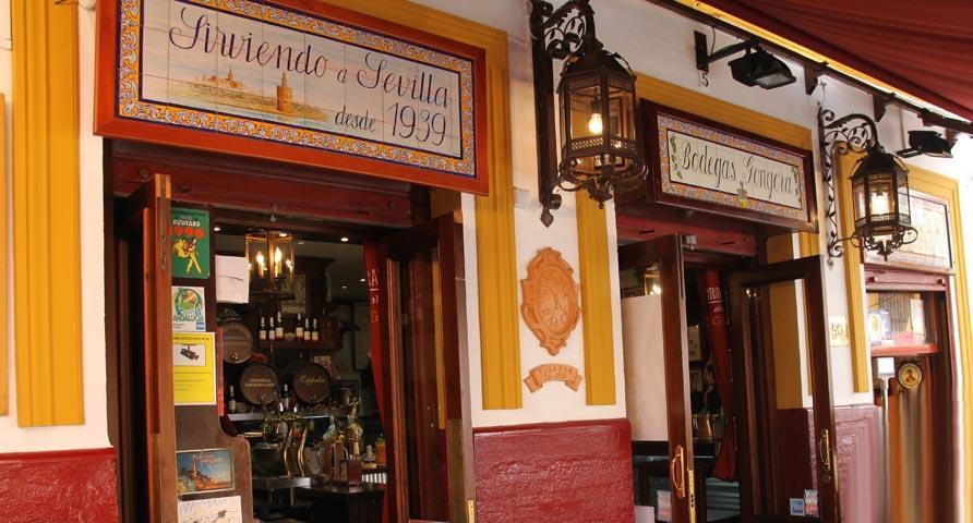 go into two typical taverns to enjoy an assortment of 4 tapas and 2 drinks.