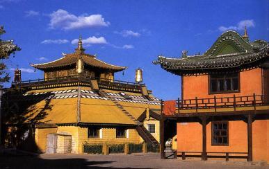 Ulan Bator was built on the banks of the Tuul River, formerly called Urga, in honor of the son of a Mongol nobleman.