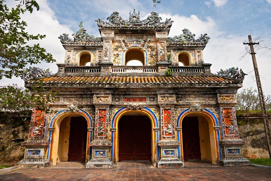 transfer to the newly opened Hai Van Tunnel to Hue with stopover at Cham Museum.
