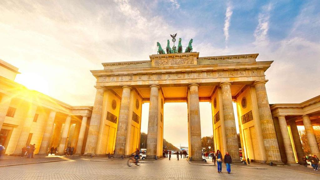 3. BERLIN (GERMANY) Tourism benefits from other important sectors ( life sciences, transportation, IT, media&music, advertising &design, biotechnology, environmental services, construction, e-
