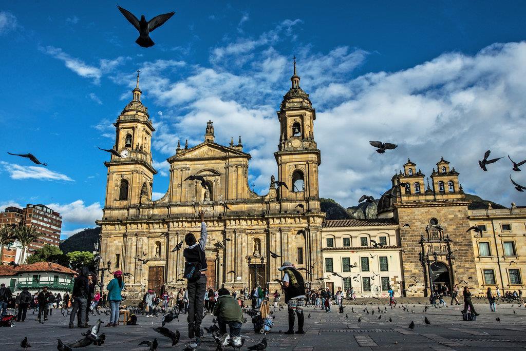 4. BOGOTÁ (COLOMBIA) Tourism is the second export industry (after oil) Connectivity at regi