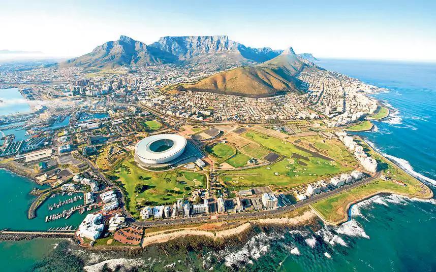 6. CAPE TOWN (SOUTH AFRICA) Rich and diversified natural, cultural resources Multicultural character as a competitive factor Well developed tourism infrastructure Well developed transport network