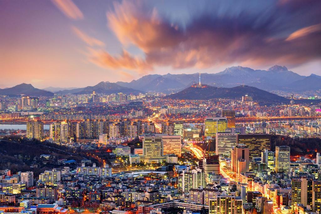 12. SEOUL (REPUBLIC OF KOREA) Rich and diversified natural and cultural resources (well protected) Urban hinterland is largely used for nature-based tourism; decentralization of attractions to avoid