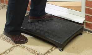 It also features a slip resistant rubber mat which simply locates with the raised sections of the step surface and can be removed for cleaning.