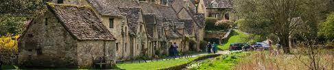 Domestic Tourism in Small Towns Town This report focuses on domestic overnight to small towns in England in 2014. Value to Domestic Tourism in England In 2014, there were 20.