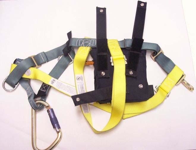 3. ATTACHING THE BAG TO THE PERSONAL HARNESS 3.1 Visually inspect the components of the bag to ensure they are properly packaged as per Training Bulletin Rope 4 Data Sheet 1. 3.2 Lay the packed PSS bag out on a clean surface with Arashield attachment straps facing up.