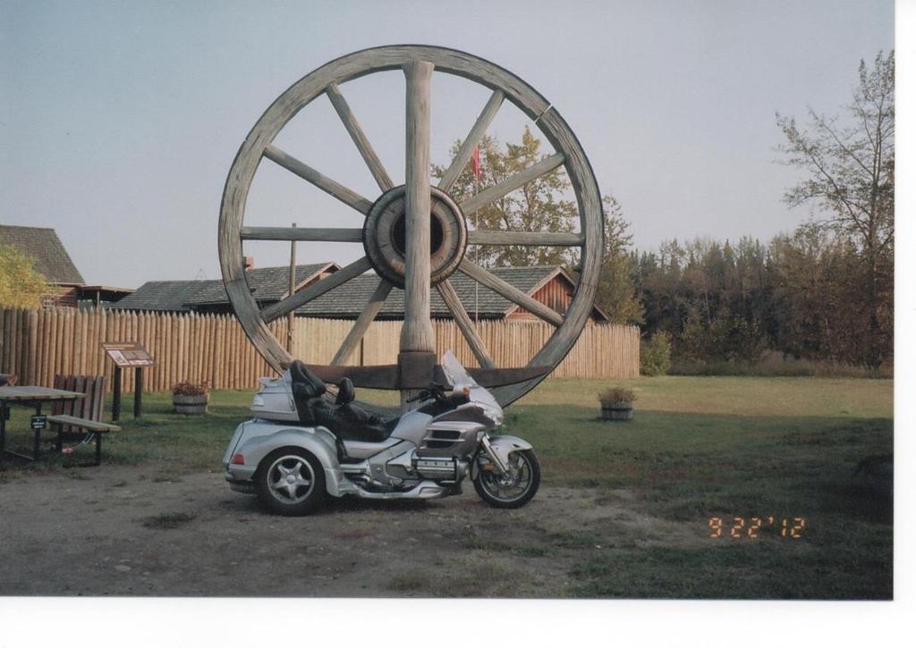 From there it was down Highway 33 (the Grizzly Trail) to Swan Hills and to Fort Assiniboine to get a picture of the worlds largest wagon wheel and pick. From there it was an easy ride home.
