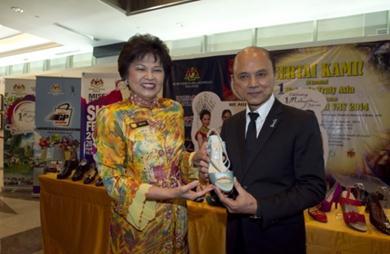 11 e) 1Malaysia International Shoe Festival It is one of the signature events under the Meetings, Incentives, Conventions and Exhibitions (MICE) segment, jointly organized by the Ministry of Tourism