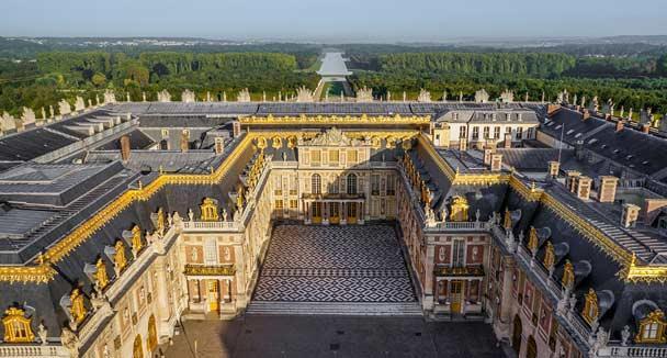 50hrs Reservation made for Chateau of Versailles 15.15hrs Coach departs Versailles 19.35hrs Coach arrives at the Port of Calais 20.