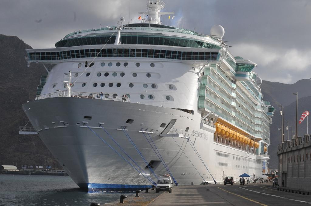 RÉCORD OF INDEPENDENCE OF THE SEAS The Independence of the Seas beat in two consecutive occasions last October its record as ship with higher number of passengers that has ever berthed at our
