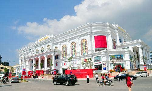Thiết kế theo phong cách Hoàng gia Châu Âu, Vincom Hạ Long là tổ hợp mua sắm, vui chơi, giải trí theo tiêu chuẩn quốc tế lớn tại Quảng Ninh.