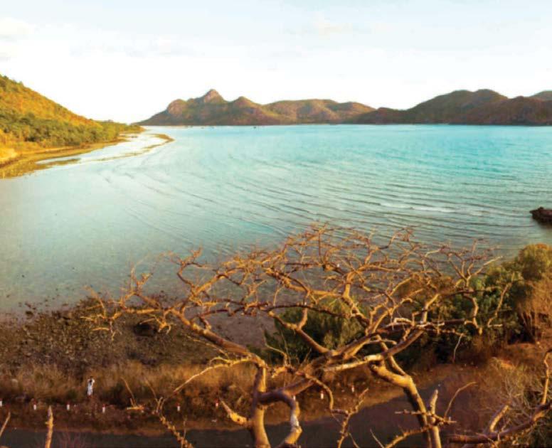 Mùa du lịch Hòn đảo du lịch mang tên Côn Đảo là một trong 21 khu du lịch quốc gia của Việt Nam, được Tạp chí Du lịch có tên tuổi trên thế giới Lonely Planet (Anh) bầu chọn là một trong 10 hòn đảo bí