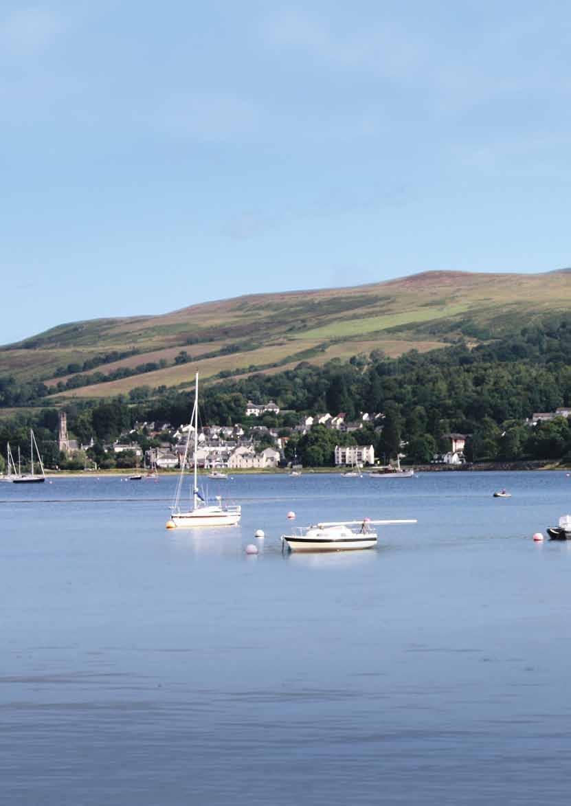 A loch-side holiday park in Scotland s great outdoors... Rosneath Castle Park is set among the copper-coloured hills of Argyll, on the banks of Gareloch and close to Loch Lomond and the Firth of Clyde.