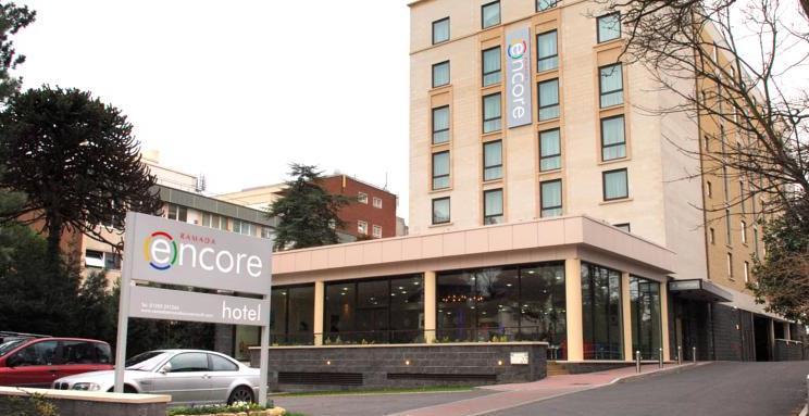 RAMADA ENCORE This 3-star hotel is centrally located and the on-site Hub area dining serves up an array of traditional pub cuisine every evening.