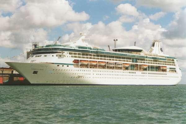 Passenger Ships 7 percent of total ship visits (2006) 13 percent of emissions Frequent visitors: