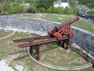 Copyright by GPSmyCity.com - Page 5 - A) Fort Fincastle (must see) Fort Fincastle is an outstanding historical site. The fort was built on Bennet's Hill around 1793.