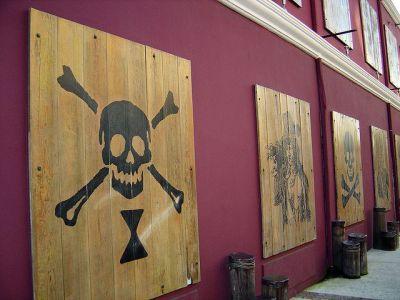 , Nassau, Bahamas Image Courtesy of Flickr and mhowry H) Pirates of Nassau Museum (must see) The Pirates of Nassau Museum is a very popular museum, located in a long building with several rooms that