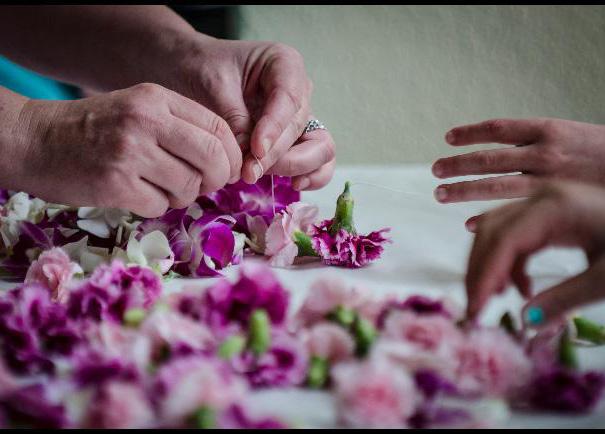 INCLUDED EXPERIENCES Lei Making Class Learn the art of lei making from one of Kohala s longtime master lei maker, Kumu (teacher) Audrey Veloria, as