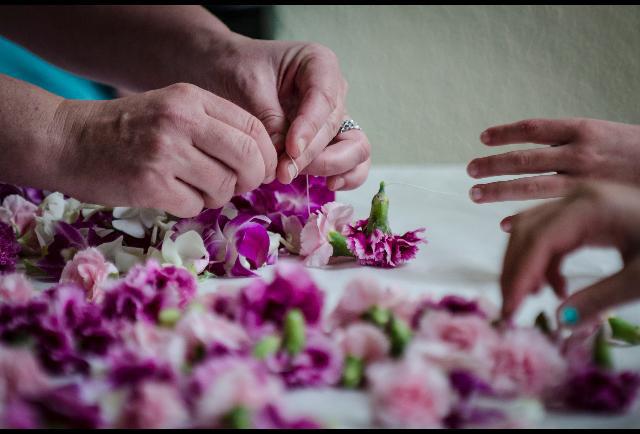 INCLUDED EXPERIENCES Lei Making Class Learn the art of lei making from one of Kohala s longtime master lei maker, Kumu (teacher) Audrey Veloria, as