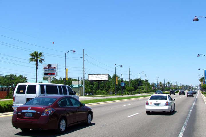 467 Display Dimensions: 14' x 48' Zip: 34746 Facing: SE 18+ yrs 172,416 198,712 Located midway between downtown Kissimmee and Walt Disney World, this dynamic