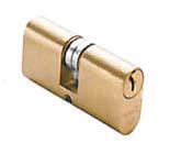 CYLINDERS & HOOK LOCK Model Description C200 Brass C300 Brass C400 Brass C401 Brass C400 Zinc Model Papaiz monoblock cylinders, 2keys Size: 55 and 60mm Finish: Chrome plated, black nickel Bulk packed