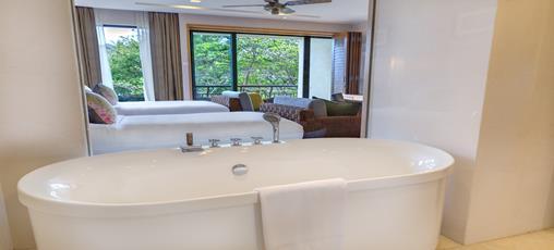 The rooms can be interconnected to a Cliff Bay Suite to offer a two bedroom suite option for families or friends travelling together.