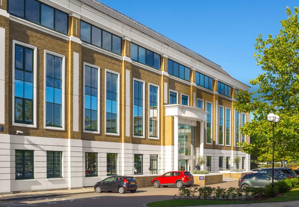 ONE ARLINGTON SQUARE is located on Bracknell s premier business park close to the town centre and train station and the new Lexicon Shopping