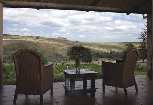 QUICK FACTS BLUE GUM COUNTRY ESTATE - 4 Farm setting, between Hermanus and Gansbaai 12 rooms in total 2 family cottages - sleep 4 Child friendly Conference 40 pax Weddings 85 pax Distance: 120 kms