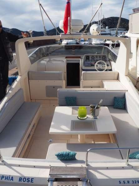 à bord - Skipper on board : 200 Euros TVA 20% en supplément