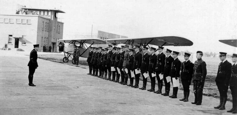 Nuo 1929 m. jis ruošė civilius lakūnus, nuo 1932 m. sklandytojus, nuo 1936 m. aviamodeliuotojus. Rengė aviacijos šventes, aviacijos sporto šakų varžybas, leido aviacinę literatūrą (nuo 1935 m.