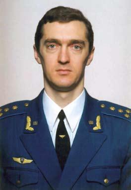 Trečiojo rango karo lakūnas, orlaivio vadas kpt. Artūras Balynas. 1997 m.