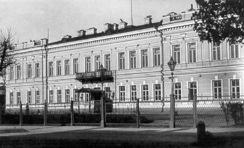 1919 m. liepos 12 d. iš Kauno pasitraukus vokiečių daliniams, buvusius tvirtovės administracinius pastatus perėmė Lietuvos Vyriausybė.