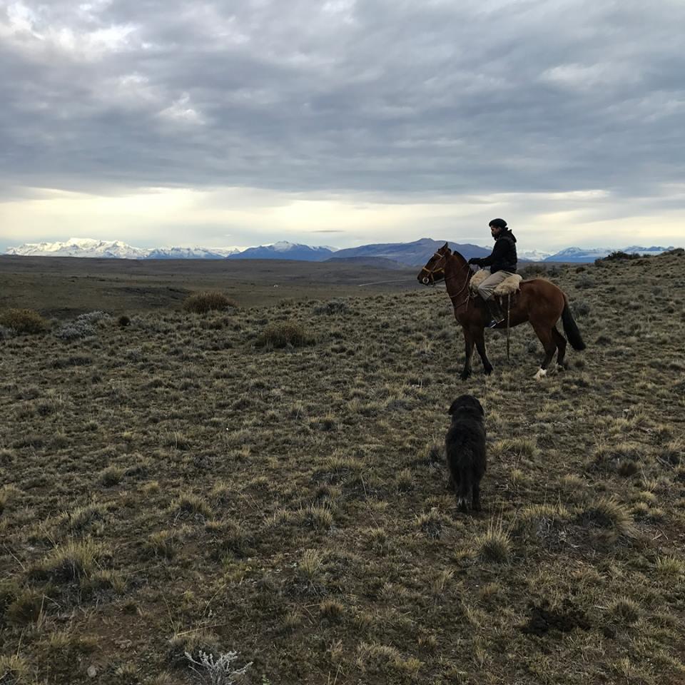 Day 3 Cabalgata de Patagonia When you go to different places to ask where you can make a good horse ride they will all give you the same address. I did it with Cabalgata Patagonia.