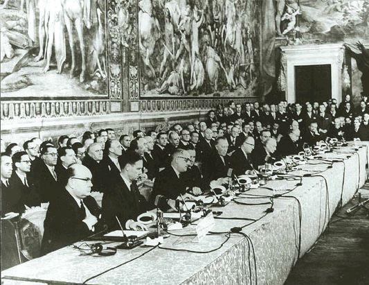 Udha drejt KEE 1955: Konferenca e Mesinës 1956: Raporti Spaak 1957: Nënshkrimi i Traktateve të Romës; Thmelimi i KEE Etapa e Dytë përfshin periudhën nga Hyrja në fuqi e Marrëveshjes së KEQÇ deri në