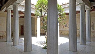 Entirely furnished and decorated, the Villa s many rooms bear witness to the art of living and refinement of Ancient Greece.