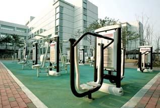 Behind the center there is an exercise area equipped with various machines, a