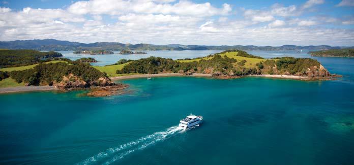 40 VALUE-PLUS ESCORTED VACATIONS GETAWAY 41 GETAWAY (15 DAYS) OR DISCOVERER (12 DAYS) 15 DAYS OR 12 DAYS AUCKLAND TO CHRISTCHURCH VALUE-PLUS ESCORTED VACATION Explore New Zealand s finest maritime