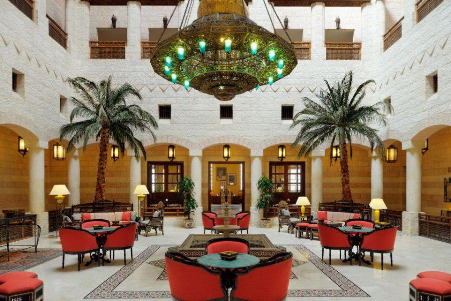 The Arabesque main building is decorated in clean and simple lines, while the Babylonian inspired Ishtar Villas, designed with a tasteful contemporary decor, offer and even more luxurious and