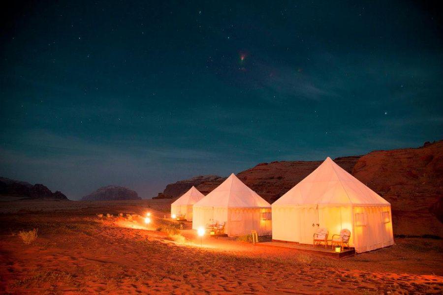 DISCOVERY BEDU Discovery Bedu is a new luxury eco-camp run by local Bedouins and set in the majestic landscapes of Wadi Rum.