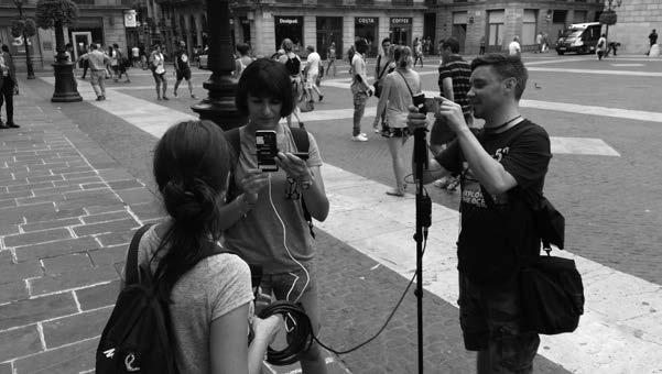 HRVATSKI STUDIJI SVEUČILIŠTA U ZAGEBU pratila i snimala prosvjed, ja sam hodala uz prosvjednike, intervjuirala njih i prolaznike, te im postavljala i neka od pitanja koja su poslali gledatelji u