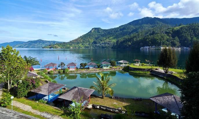 3D2N MEDAN LAKE TOBA TOUR Booking Period : 1 st 30 th April 2016 Travel Period : 10 th April 31 st December 2016 3D2N Medan Fullboard Trip Itinerary : Day 1 : Arrival Medan Parapat (L/D) Welcome to