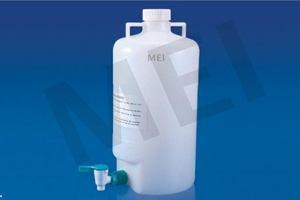 MEI ASPIRATOR BOTTLE (MEP - 04) MEI Lab Aspirator Bottles are made of Polypropylene and are therefore much lighter than glass. These are autoclavable, durable & dependable.