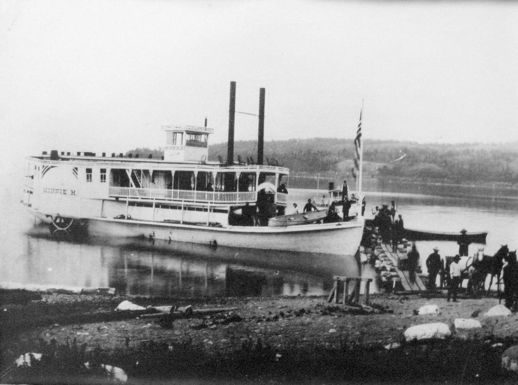 The Minnie H on Devils Lake In the fall of 1889, the Minnie H made her last trip to Devils Lake.