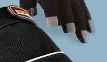 precision control Adjustable PU/Velcro  pre-curved fingers Colour: Black Size: One size 120 MAX