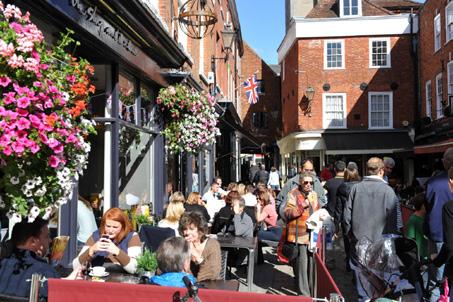 DEMOGRAPHICS Winchester has a total population within its primary catchment of 104,000 and an estimated shopping population of 71,000.